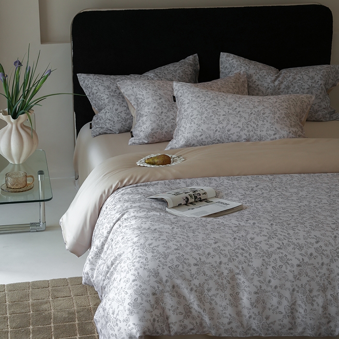 91家纺网 家纺一手货源 找家纺 咏绒家纺工厂店 2025新款A类奥地利进口天丝轻奢花卉款四件套系列 花未央白-风格二