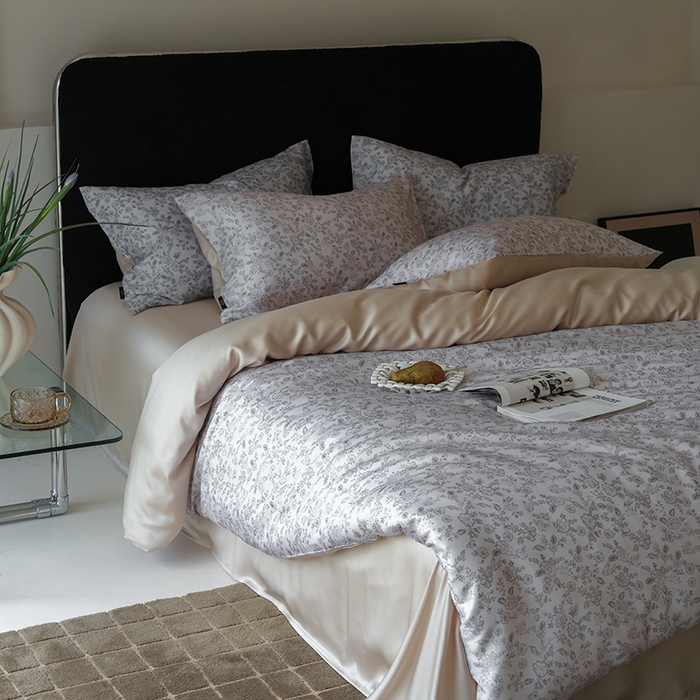 91家纺网 家纺一手货源 找家纺 咏绒家纺工厂店 2025新款A类奥地利进口天丝轻奢花卉款四件套系列 花未央白-风格二