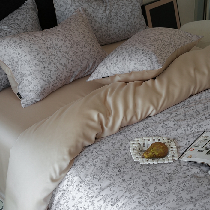 91家纺网 家纺一手货源 找家纺 咏绒家纺工厂店 2025新款A类奥地利进口天丝轻奢花卉款四件套系列 花未央白-风格二