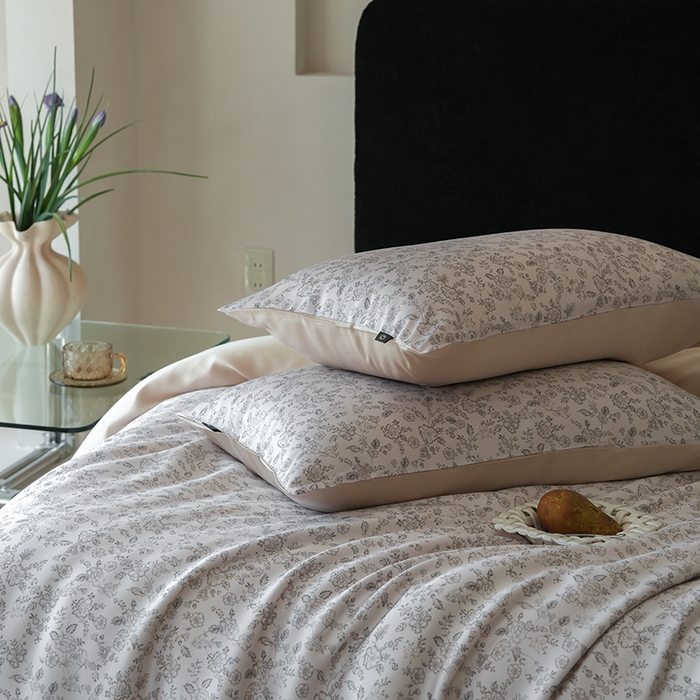 91家纺网 家纺一手货源 找家纺 咏绒家纺工厂店 2025新款A类奥地利进口天丝轻奢花卉款四件套系列 花未央白-风格二