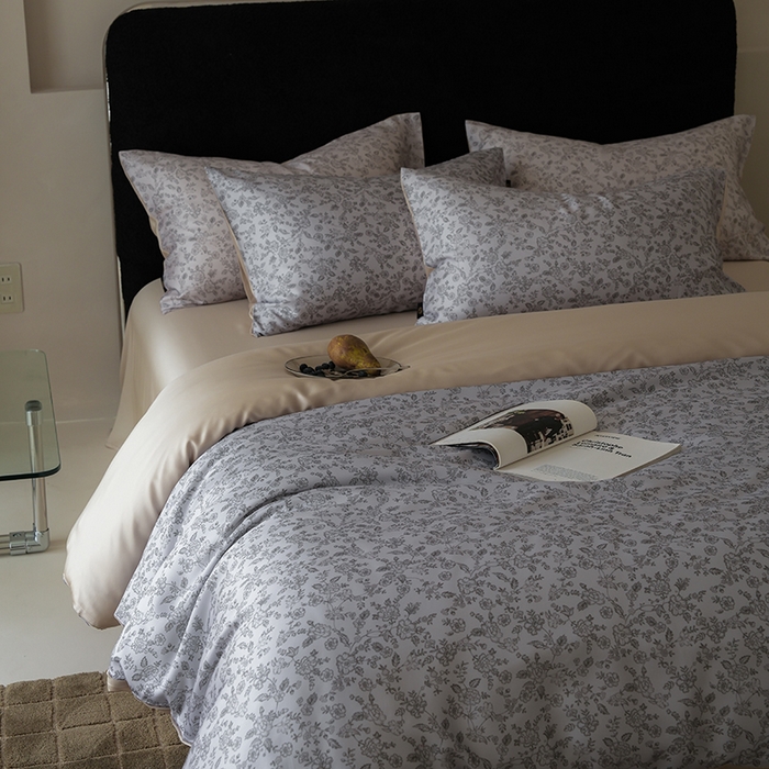 91家纺网 家纺一手货源 找家纺 咏绒家纺工厂店 2025新款A类奥地利进口天丝轻奢花卉款四件套系列 花未央浅灰-风格二