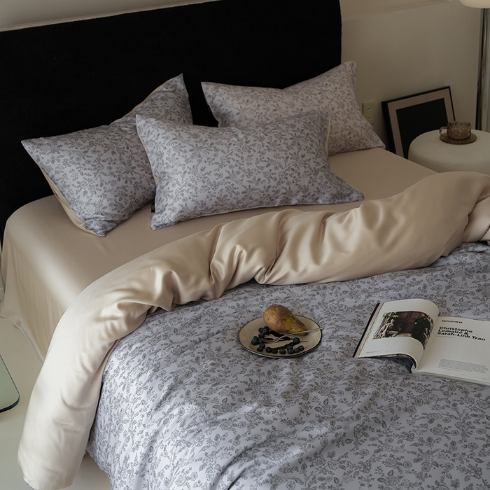 91家纺网 家纺一手货源 找家纺 咏绒家纺工厂店 2025新款A类奥地利进口天丝轻奢花卉款四件套系列 花未央浅灰-风格二