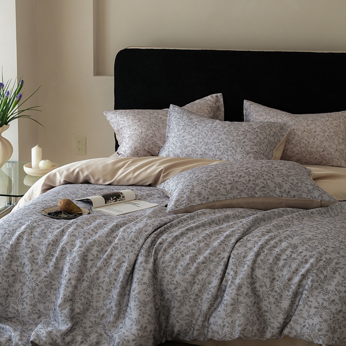 91家纺网 家纺一手货源 找家纺 咏绒家纺工厂店 2025新款A类奥地利进口天丝轻奢花卉款四件套系列 花未央浅灰-风格二