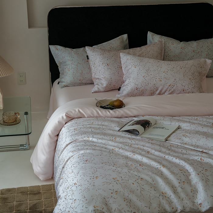 91家纺网 家纺一手货源 找家纺 咏绒家纺工厂店 2025新款A类奥地利进口天丝轻奢花卉款四件套系列 慕莎白-风格二