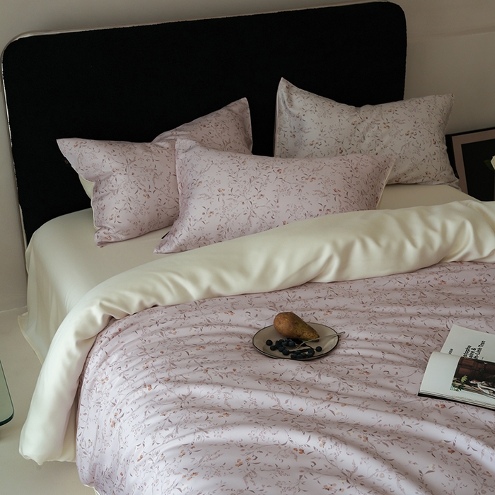 91家纺网 家纺一手货源 找家纺 咏绒家纺工厂店 2025新款A类奥地利进口天丝轻奢花卉款四件套系列 慕莎粉-风格二