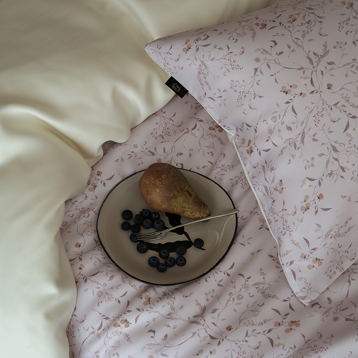 91家纺网 家纺一手货源 找家纺 咏绒家纺工厂店 2025新款A类奥地利进口天丝轻奢花卉款四件套系列 慕莎粉-风格二