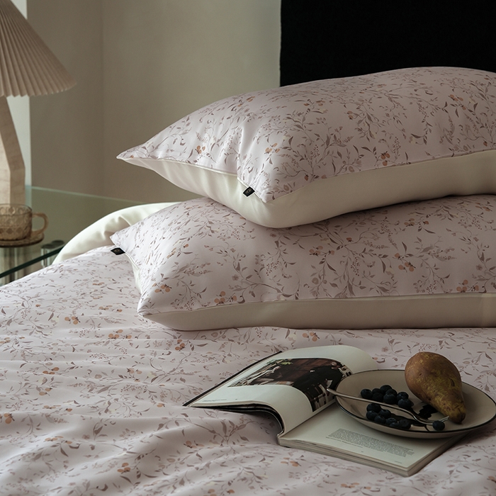 91家纺网 家纺一手货源 找家纺 咏绒家纺工厂店 2025新款A类奥地利进口天丝轻奢花卉款四件套系列 慕莎粉-风格二