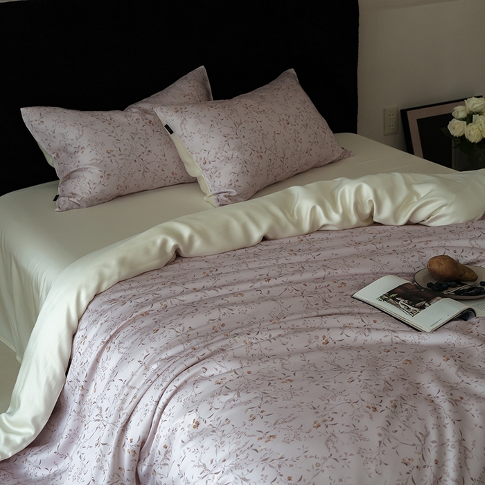 91家纺网 家纺一手货源 找家纺 咏绒家纺工厂店 2025新款A类奥地利进口天丝轻奢花卉款四件套系列 慕莎粉-风格二