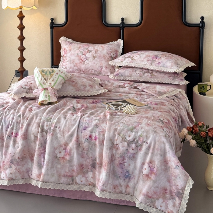 91家纺网 家纺一手货源 找家纺 眠博士2025新款双层纱印花法式花边夏被  夏被-花曲里（粉）