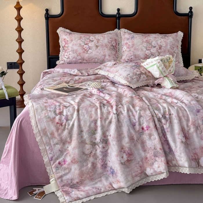 91家纺网 家纺一手货源 找家纺 眠博士2025新款双层纱印花法式花边夏被  夏被-花曲里（粉）