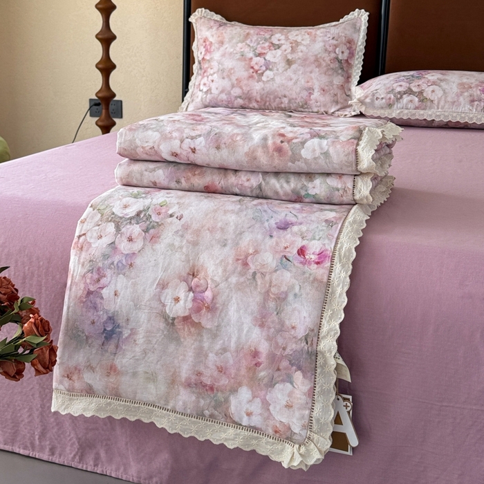 91家纺网 家纺一手货源 找家纺 眠博士2025新款双层纱印花法式花边夏被  夏被-花曲里（粉）