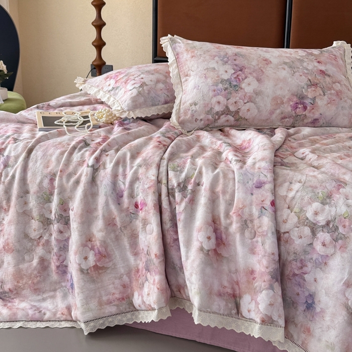 91家纺网 家纺一手货源 找家纺 眠博士2025新款双层纱印花法式花边夏被  夏被-花曲里（粉）