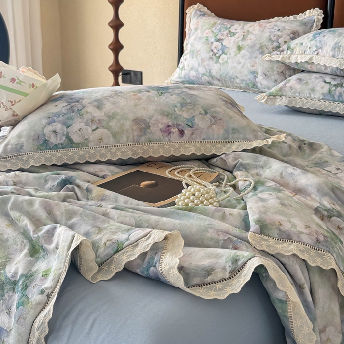 91家纺网 家纺一手货源 找家纺 眠博士2025新款双层纱印花法式花边夏被  夏被-花曲里（蓝）