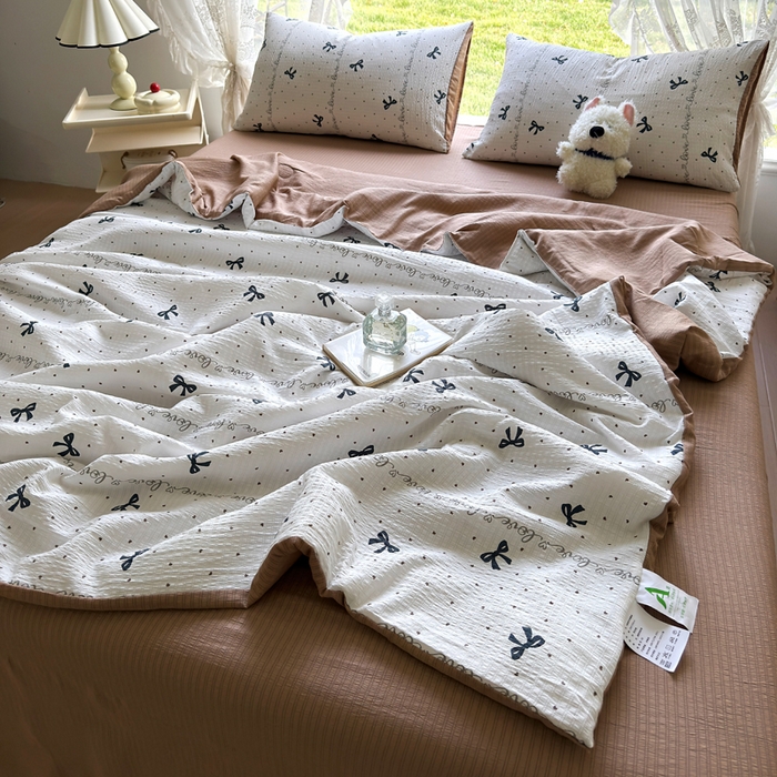 91家纺网 家纺一手货源 找家纺 王朝国际 2025新款直播热款有氧双层纱碎花夏被四件套 爱心碟