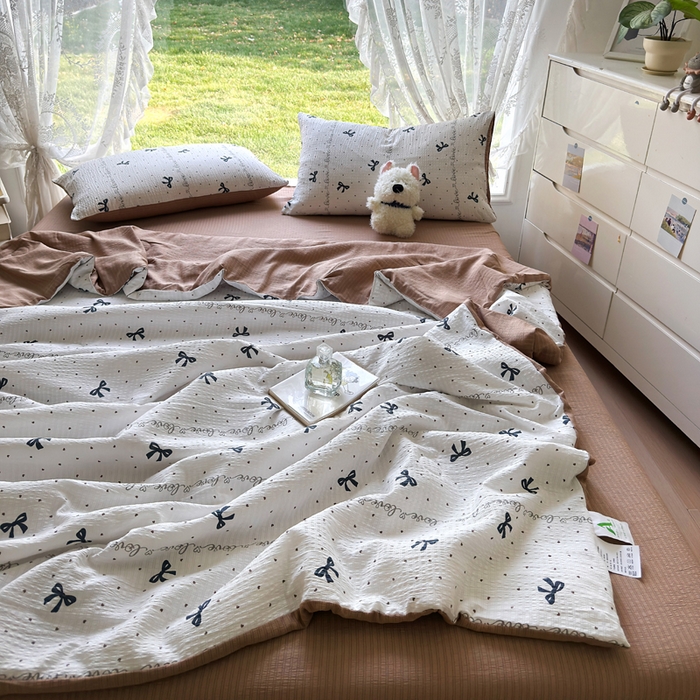 91家纺网 家纺一手货源 找家纺 王朝国际 2025新款直播热款有氧双层纱碎花夏被四件套 爱心碟