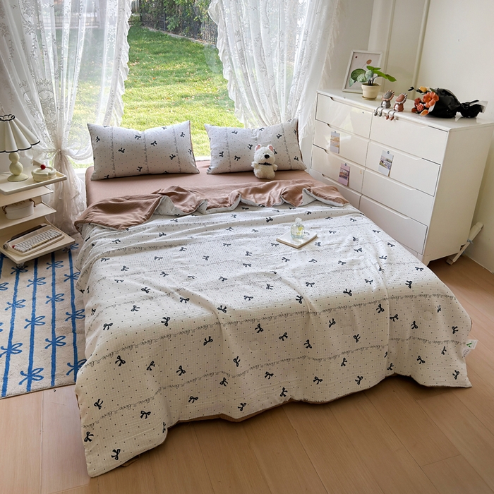 91家纺网 家纺一手货源 找家纺 王朝国际 2025新款直播热款有氧双层纱碎花夏被四件套 爱心碟