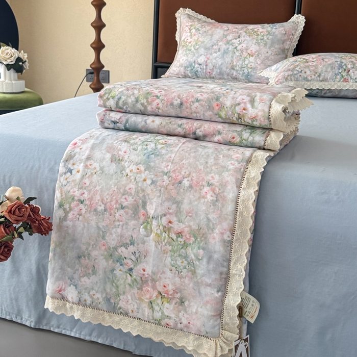 91家纺网 家纺一手货源 找家纺 眠博士2025新款双层纱印花法式花边夏被  夏被-烟雨江南（蓝）