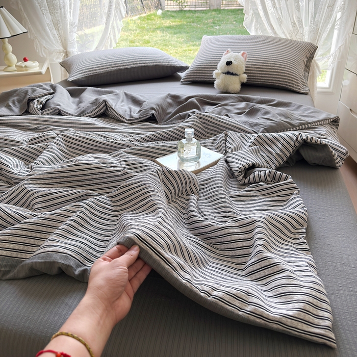 王朝国际 2025新款直播热款有氧双层纱碎花夏被四件套 黑条