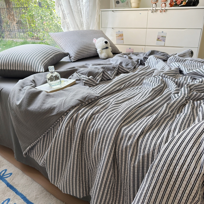 91家纺网 家纺一手货源 找家纺 王朝国际 2026新款直播热款有氧双层纱碎花夏被四件套 黑条