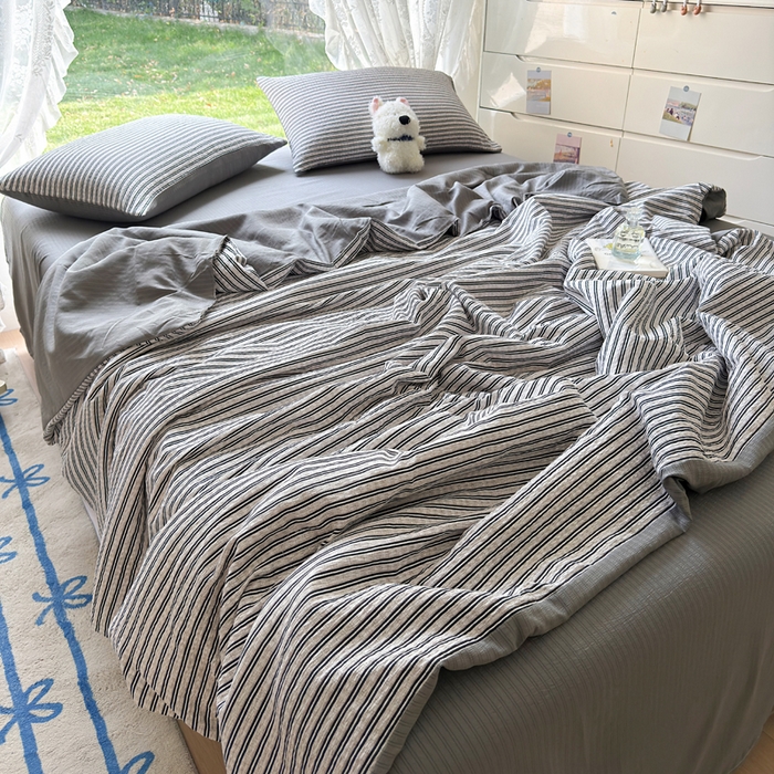 91家纺网 家纺一手货源 找家纺 王朝国际 2026新款直播热款有氧双层纱碎花夏被四件套 黑条