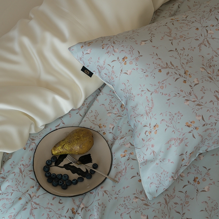 91家纺网 家纺一手货源 找家纺 咏绒家纺工厂店 2025新款A类奥地利进口天丝轻奢花卉款四件套系列 慕莎绿-风格二