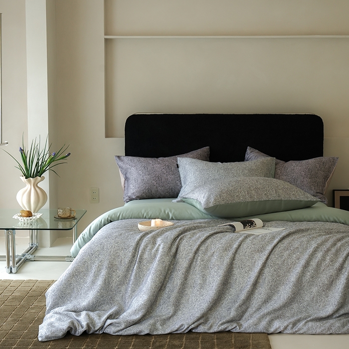 91家纺网 家纺一手货源 找家纺 咏绒家纺工厂店 2025新款A类奥地利进口天丝轻奢花卉款四件套系列 晚风浅灰-风格二