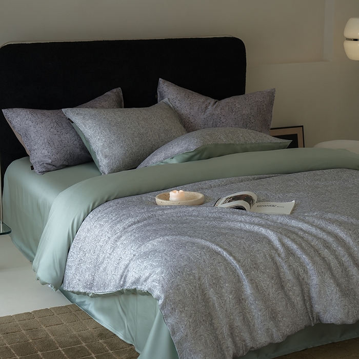 91家纺网 家纺一手货源 找家纺 咏绒家纺工厂店 2025新款A类奥地利进口天丝轻奢花卉款四件套系列 晚风浅灰-风格二