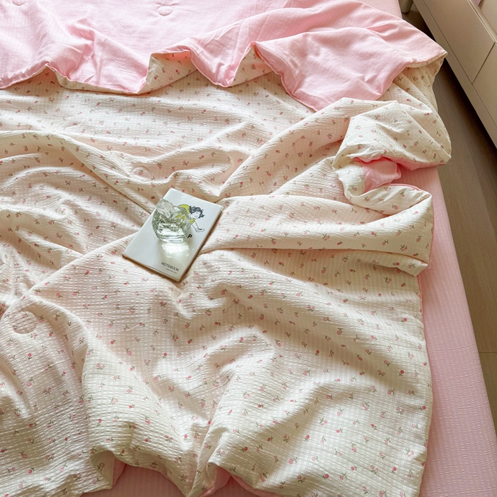 91家纺网 家纺一手货源 找家纺 王朝国际 2025新款直播热款有氧双层纱碎花夏被四件套 七里香