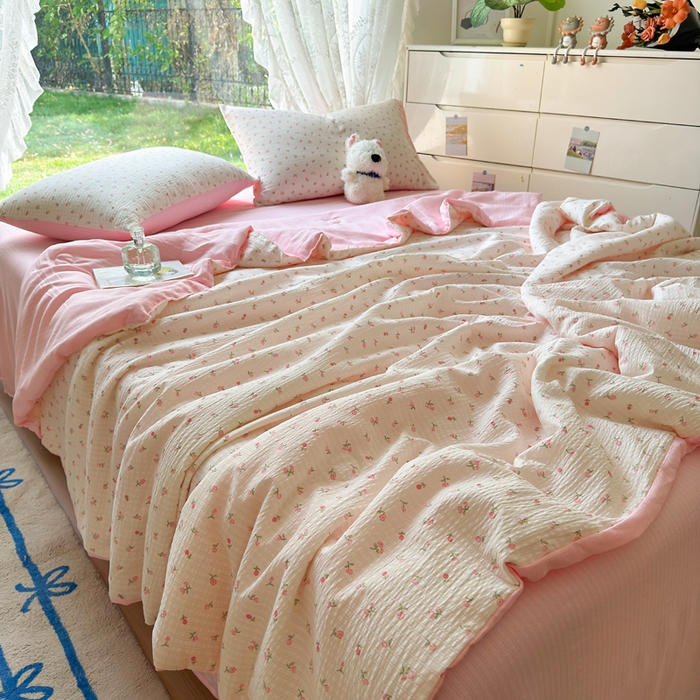 91家纺网 家纺一手货源 找家纺 王朝国际 2025新款直播热款有氧双层纱碎花夏被四件套 七里香