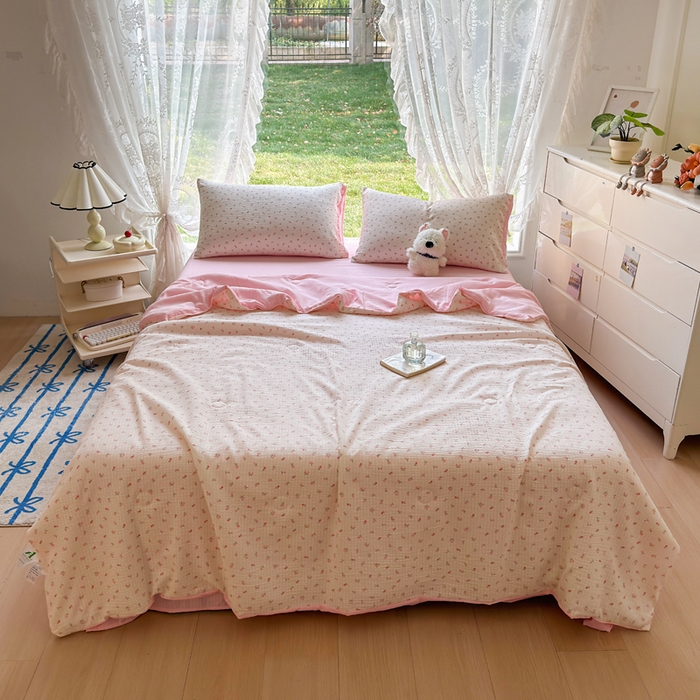 91家纺网 家纺一手货源 找家纺 王朝国际 2025新款直播热款有氧双层纱碎花夏被四件套 七里香