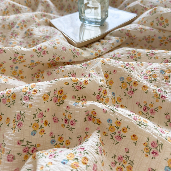 91家纺网 家纺一手货源 找家纺 王朝国际 2025新款直播热款有氧双层纱碎花夏被四件套 月光女神