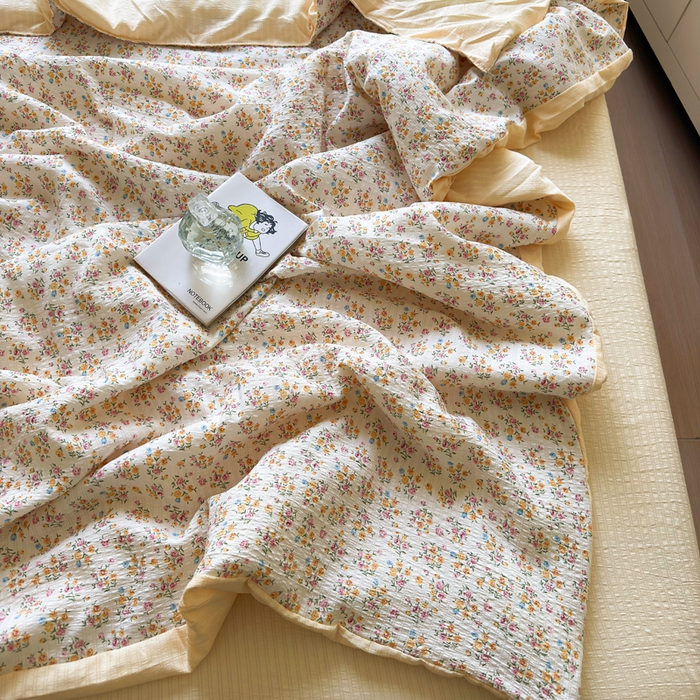 91家纺网 家纺一手货源 找家纺 王朝国际 2025新款直播热款有氧双层纱碎花夏被四件套 月光女神