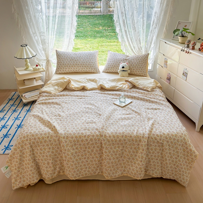 91家纺网 家纺一手货源 找家纺 王朝国际 2025新款直播热款有氧双层纱碎花夏被四件套 月光女神