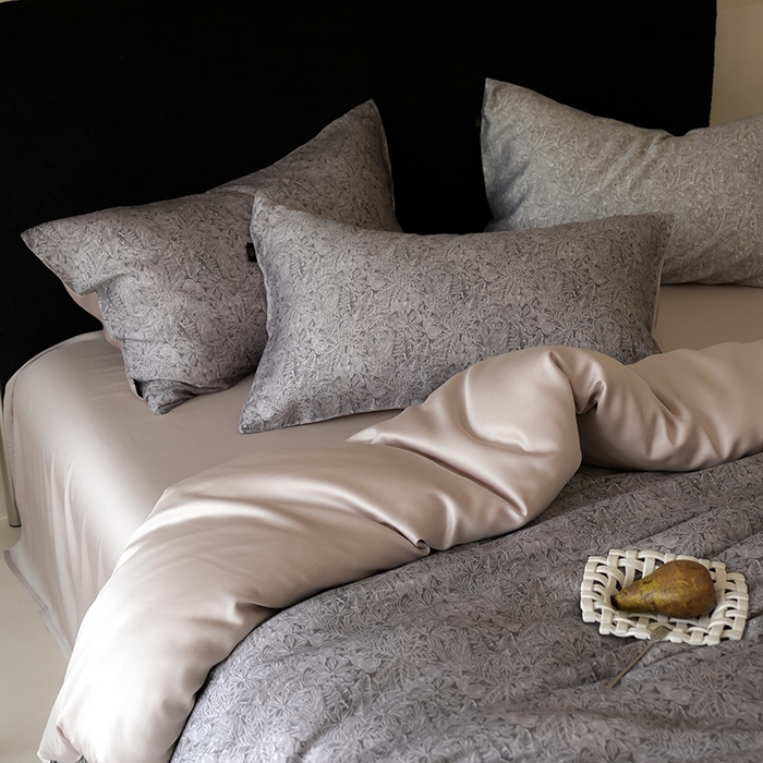 91家纺网 家纺一手货源 找家纺 咏绒家纺工厂店 2025新款A类奥地利进口天丝轻奢花卉款四件套系列 晚风深灰-风格二