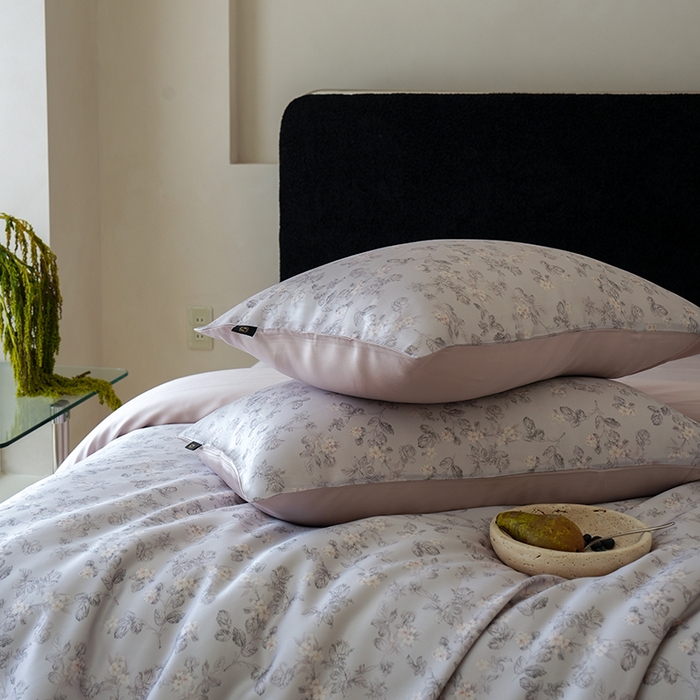 91家纺网 家纺一手货源 找家纺 咏绒家纺工厂店 2025新款A类奥地利进口天丝轻奢花卉款四件套系列 星芙灰-风格二