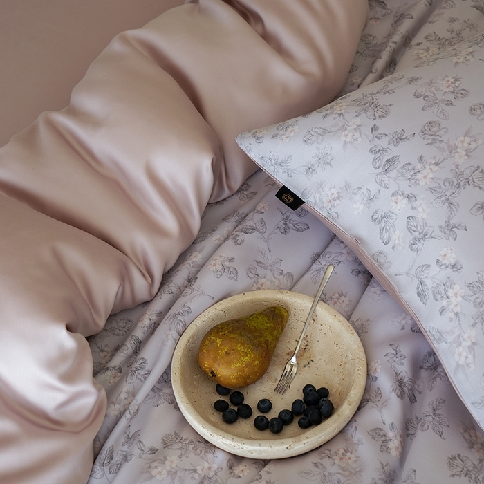 91家纺网 家纺一手货源 找家纺 咏绒家纺工厂店 2025新款A类奥地利进口天丝轻奢花卉款四件套系列 星芙灰-风格二