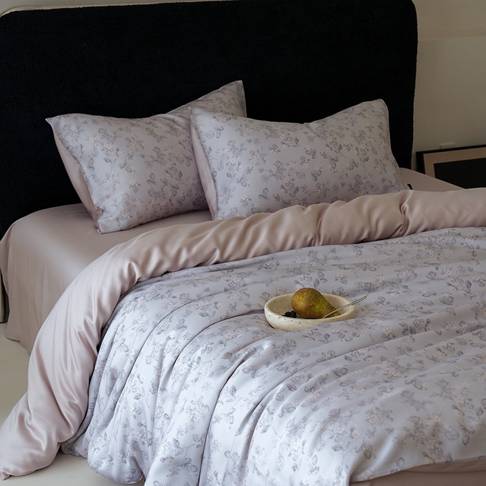 91家纺网 家纺一手货源 找家纺 咏绒家纺工厂店 2025新款A类奥地利进口天丝轻奢花卉款四件套系列 星芙灰-风格二