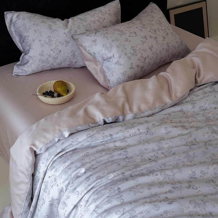 91家纺网 家纺一手货源 找家纺 咏绒家纺工厂店 2025新款A类奥地利进口天丝轻奢花卉款四件套系列 星芙灰-风格二