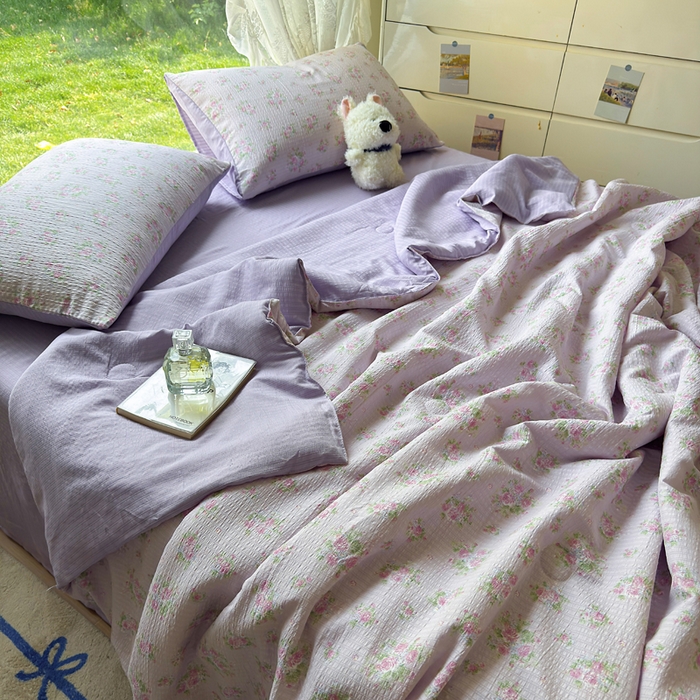 91家纺网 家纺一手货源 找家纺 王朝国际 2025新款直播热款有氧双层纱碎花夏被四件套 紫陌