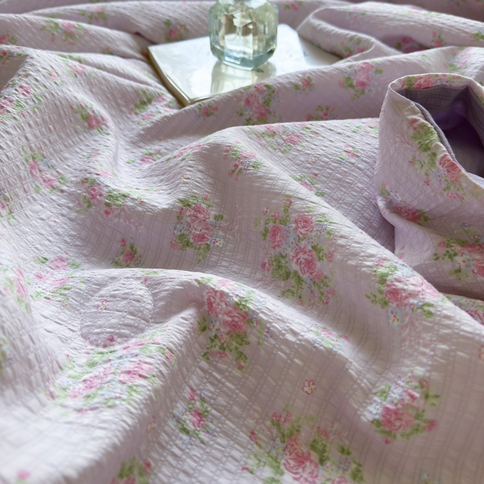 91家纺网 家纺一手货源 找家纺 王朝国际 2025新款直播热款有氧双层纱碎花夏被四件套 紫陌