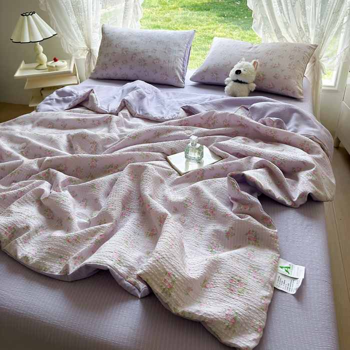 91家纺网 家纺一手货源 找家纺 王朝国际 2025新款直播热款有氧双层纱碎花夏被四件套 紫陌