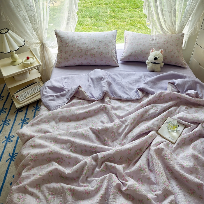 91家纺网 家纺一手货源 找家纺 王朝国际 2025新款直播热款有氧双层纱碎花夏被四件套 紫陌