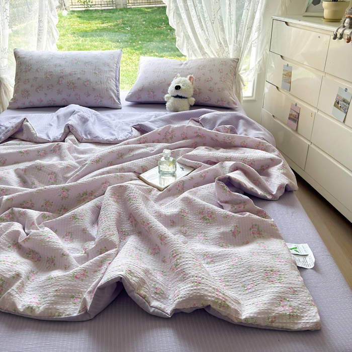 91家纺网 家纺一手货源 找家纺 王朝国际 2025新款直播热款有氧双层纱碎花夏被四件套 紫陌