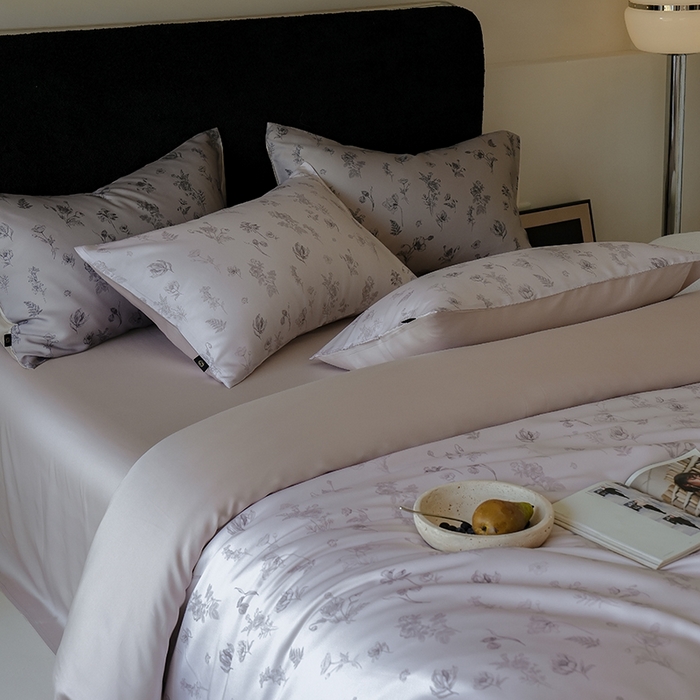 91家纺网 家纺一手货源 找家纺 咏绒家纺工厂店 2025新款A类奥地利进口天丝轻奢花卉款四件套系列 知晓玉-风格二