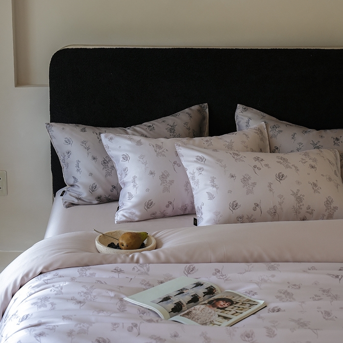 91家纺网 家纺一手货源 找家纺 咏绒家纺工厂店 2025新款A类奥地利进口天丝轻奢花卉款四件套系列 知晓玉-风格二