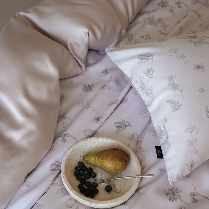 91家纺网 家纺一手货源 找家纺 咏绒家纺工厂店 2025新款A类奥地利进口天丝轻奢花卉款四件套系列 知晓玉-风格二