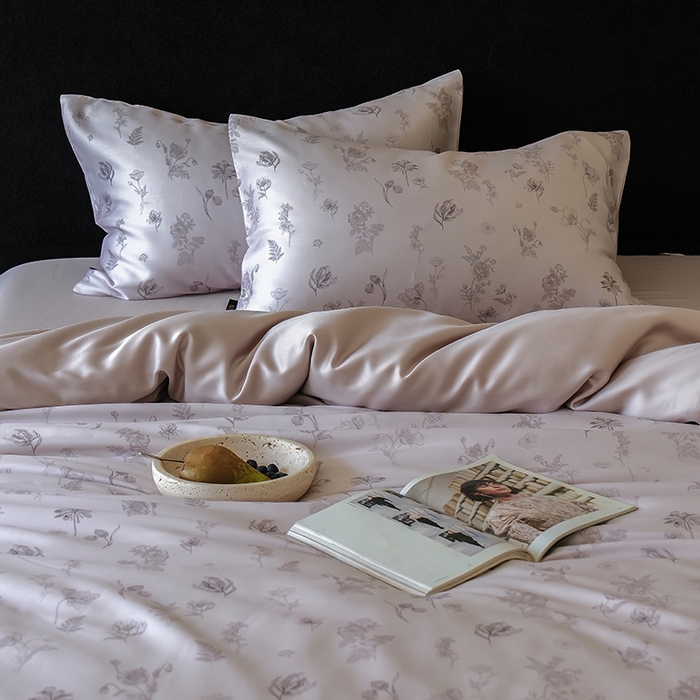 91家纺网 家纺一手货源 找家纺 咏绒家纺工厂店 2025新款A类奥地利进口天丝轻奢花卉款四件套系列 知晓玉-风格二