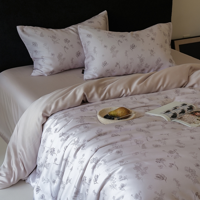 91家纺网 家纺一手货源 找家纺 咏绒家纺工厂店 2025新款A类奥地利进口天丝轻奢花卉款四件套系列 知晓玉-风格二