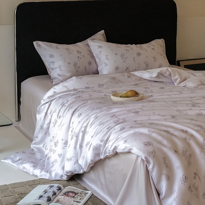 91家纺网 家纺一手货源 找家纺 咏绒家纺工厂店 2025新款A类奥地利进口天丝轻奢花卉款四件套系列 知晓玉-风格二