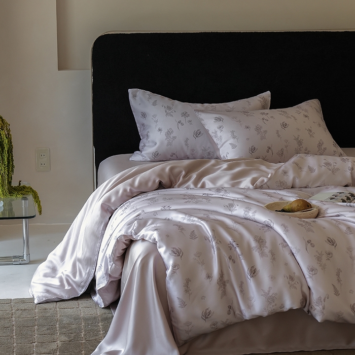 91家纺网 家纺一手货源 找家纺 咏绒家纺工厂店 2025新款A类奥地利进口天丝轻奢花卉款四件套系列 知晓玉-风格二